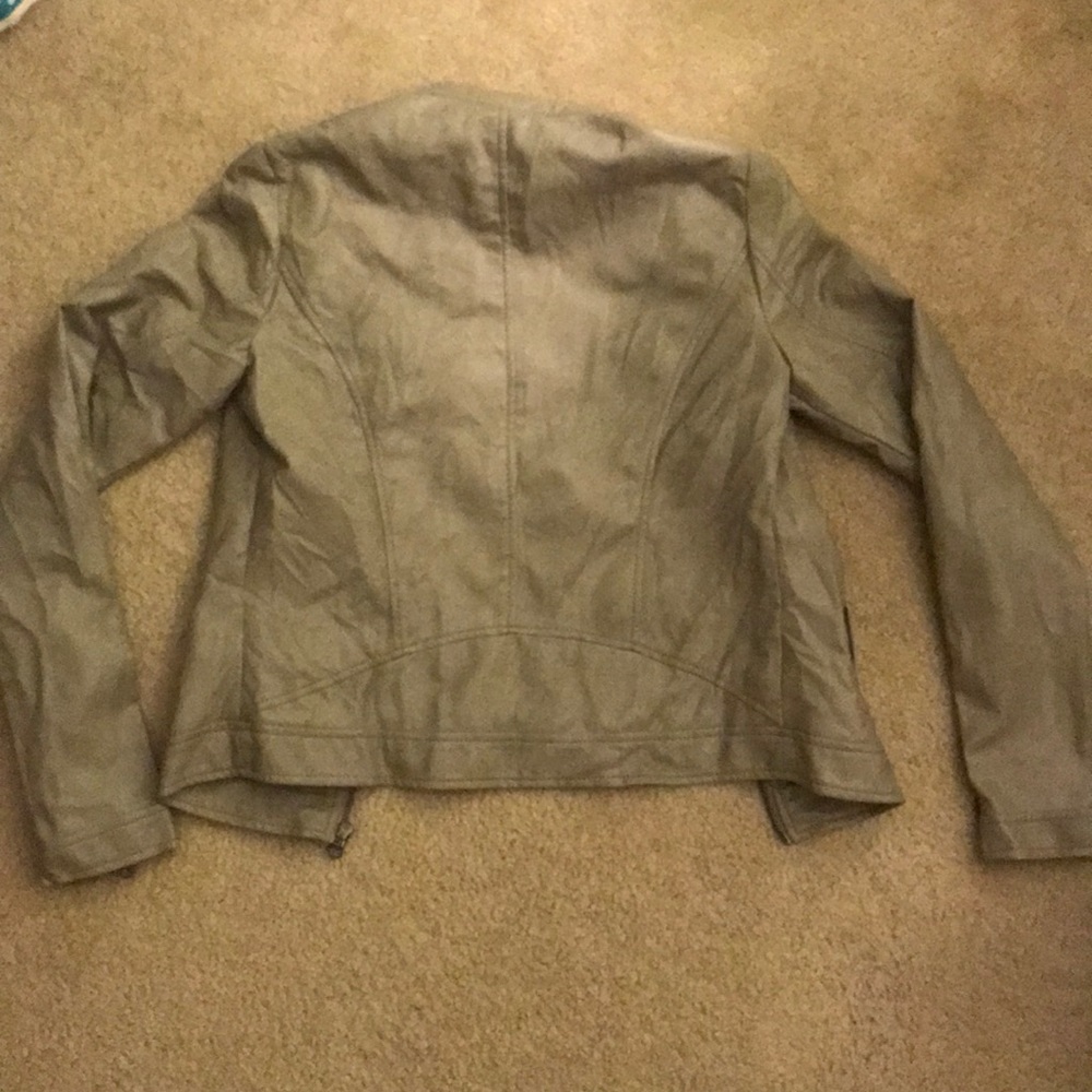 Leather jacket -bundle only - Picture 3 of 3